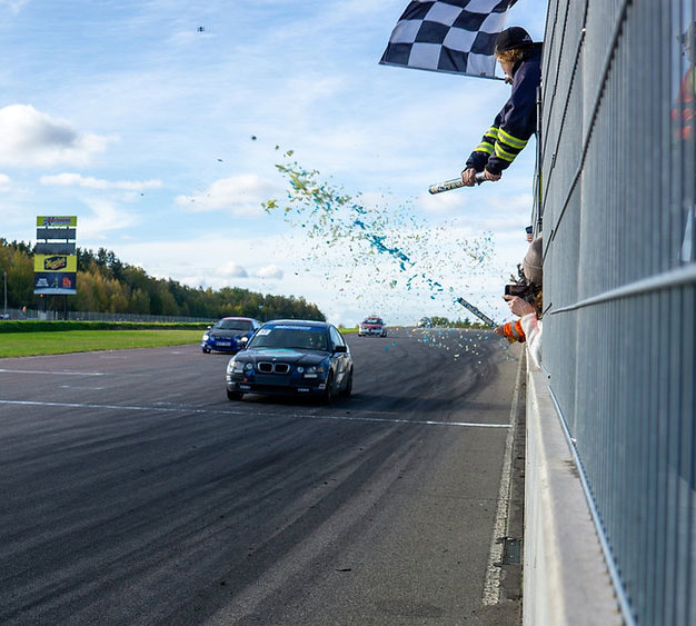 Motorsport - ægte adrenalin til firmaturen